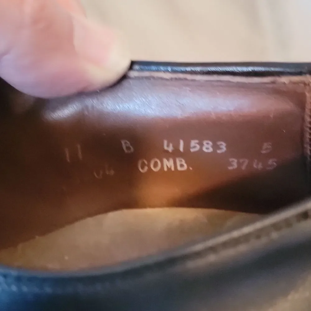 Allen Edmonds 11 B Polo Black Oxford Shoes with Cap Toe and Broguing